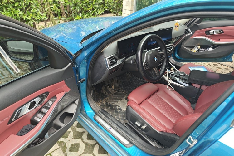 BMW 3 Series 2023 car image #9