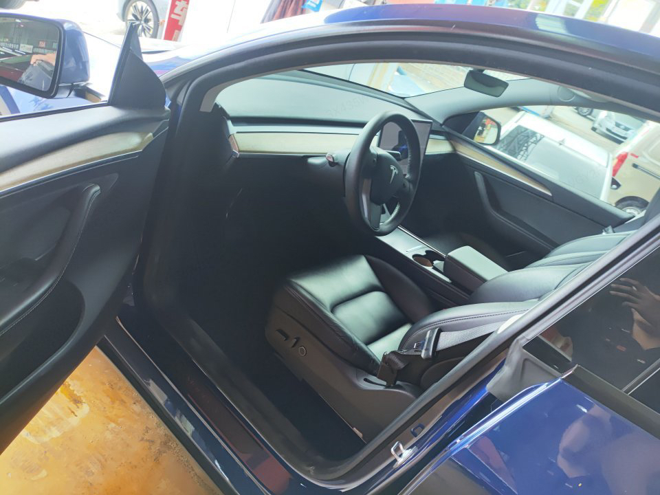 Tesla Model Y 2023 imagen de coche #4