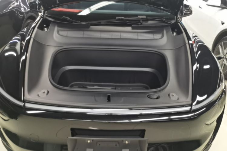 Tesla Model Y 2025 #20 Tesla Model Y 2025 car image #20