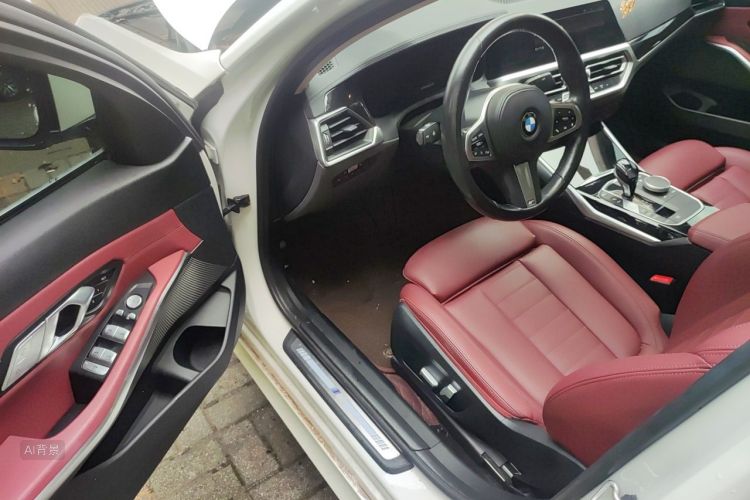 BMW 3 Series 2021 car image #18