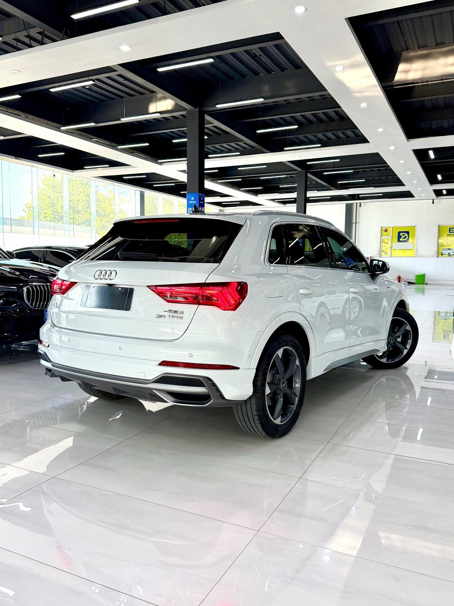 Audi Q3 2023 #8 Audi Q3 2023 car image #8