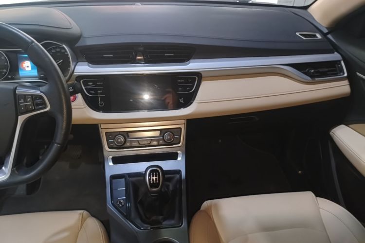 GEELY Emgrand 2018 immagine di auto #13