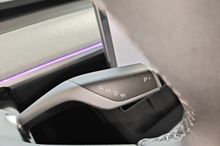 Tesla Model Y 2024 #18 Tesla Model Y 2024 car image #18
