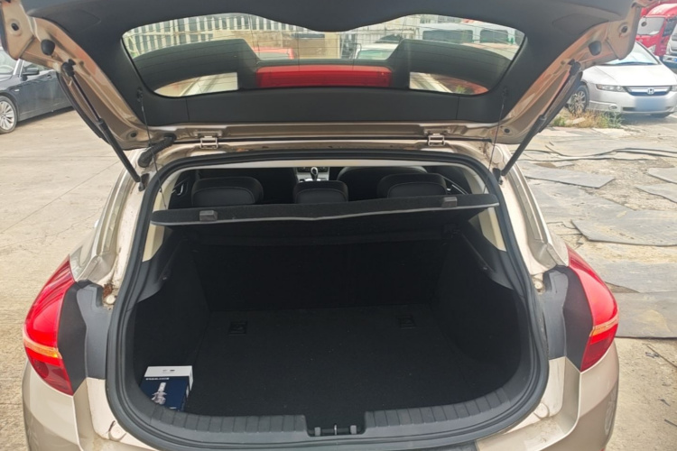 GEELY Emgrand GS 2018 car image #19