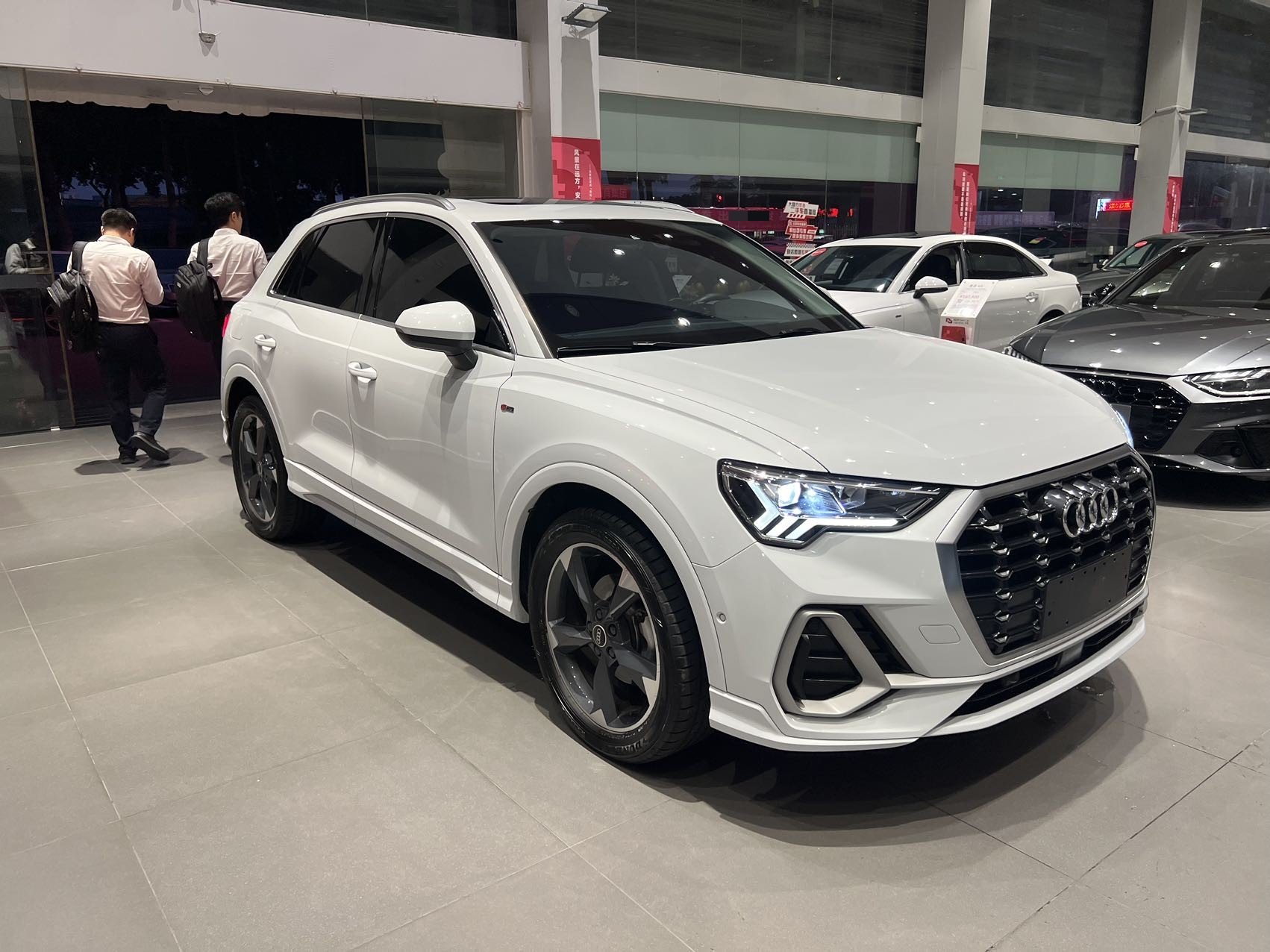 Audi Q3 2023 #3 Audi Q3 2023 car image #3