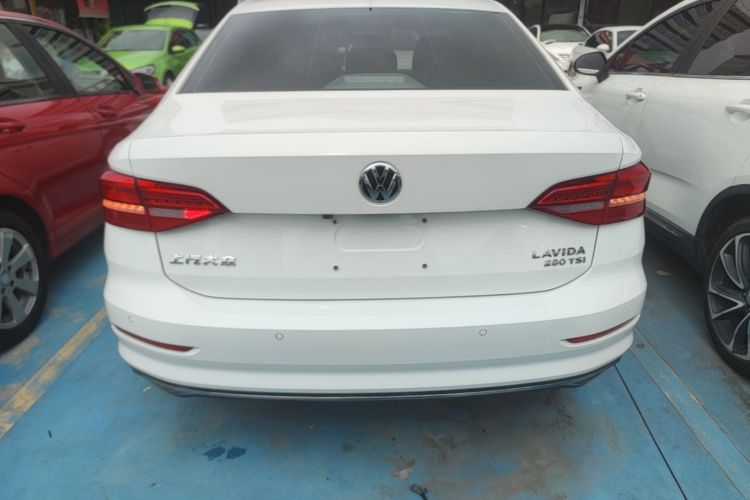 Volkswagen Lavida 2019 car image #6