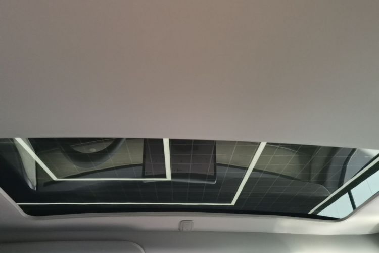 Tesla Model Y 2023 #18 Tesla Model Y 2023 immagine di auto #18