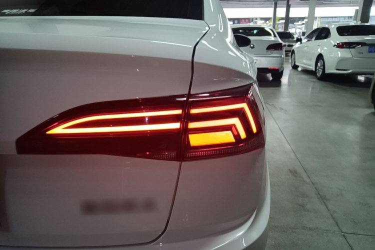 Volkswagen Bora 2021 car image #8