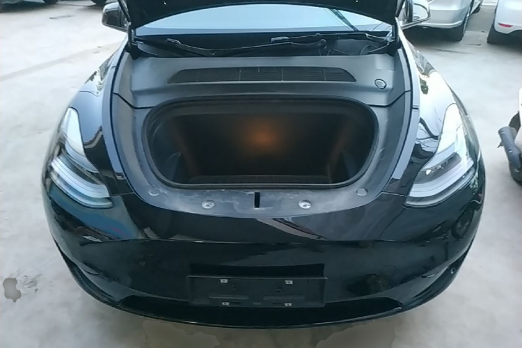 Tesla Model Y 2023 #20 Tesla Model Y 2023 car image #20