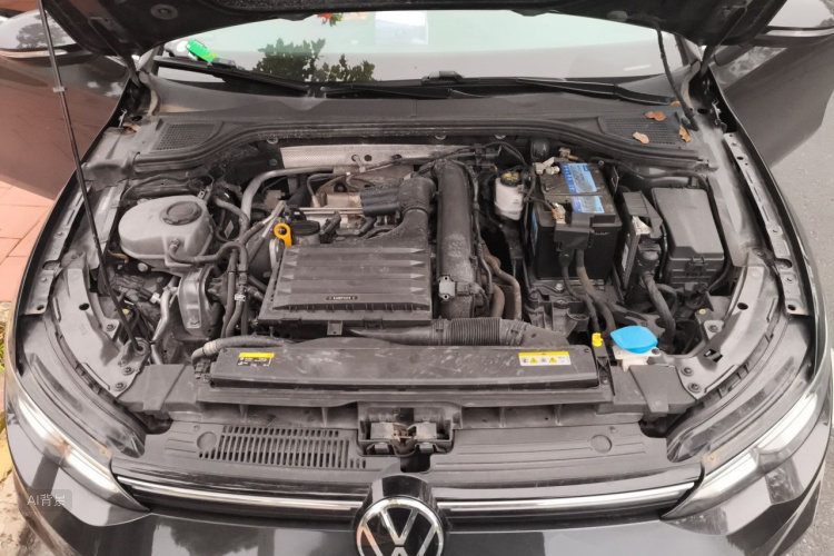 Volkswagen Golf 2021 car image #22