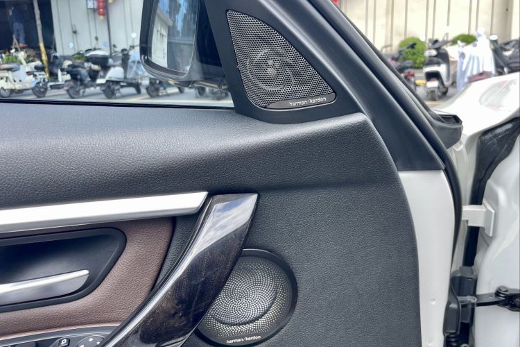 BMW 3 Series 2018 #21 BMW 3 Series 2018 car image #21