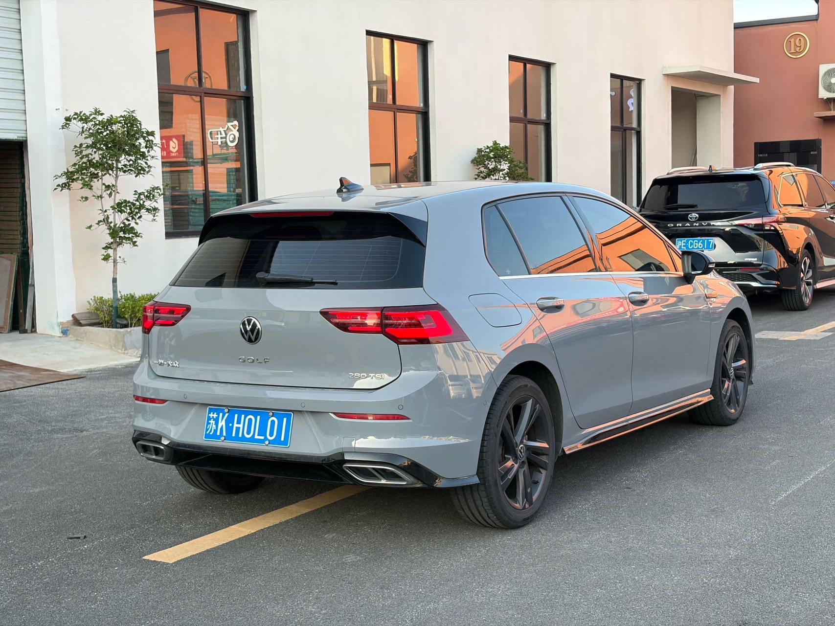 Volkswagen Golf 2024 car image #7