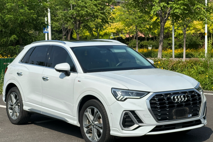 Audi Q3 2021 #4 Audi Q3 2021 car image #4