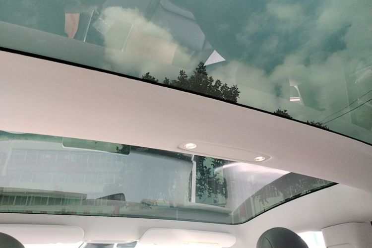 Tesla Model 3 2020 car image #18
