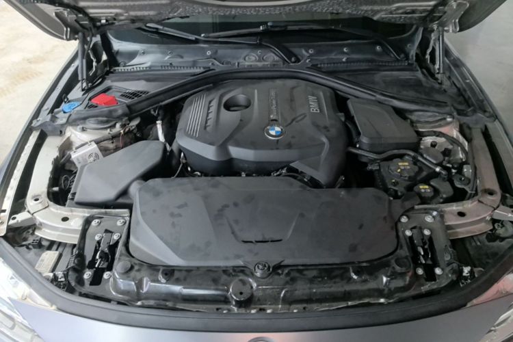 BMW 3 Series 2019 car image #20