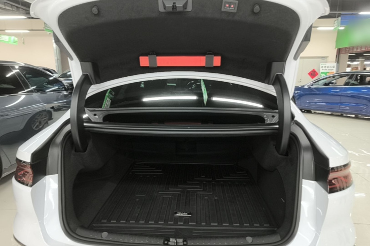 BYD Han 2023 car image #19