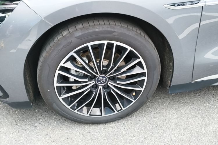 BYD Han 2023 car image #9