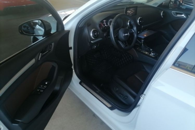 Audi A3 2019 immagine di auto #18