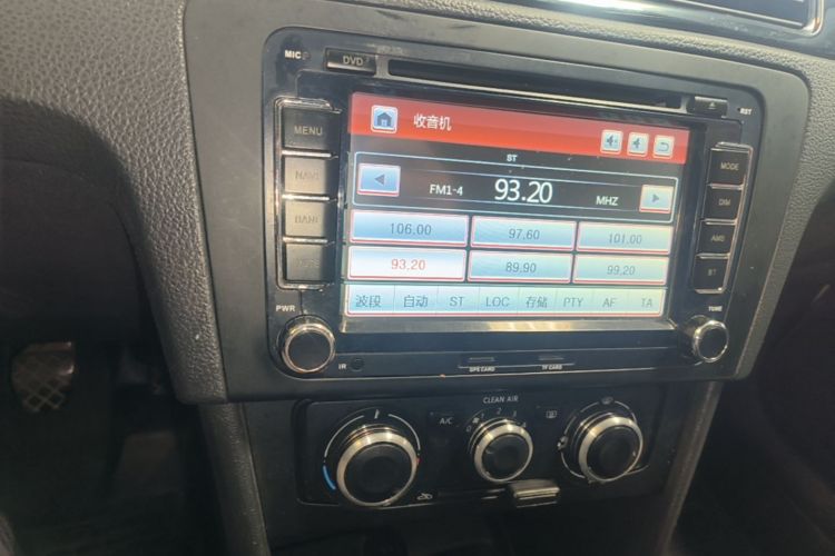 Volkswagen Santana 2016 car image #13