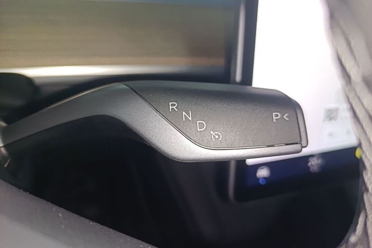 Tesla Model Y 2022 #14 Tesla Model Y 2022 car image #14