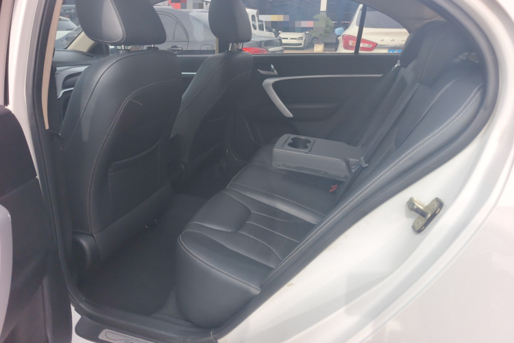 GEELY Emgrand 2017 #12 GEELY Emgrand 2017 car image #12