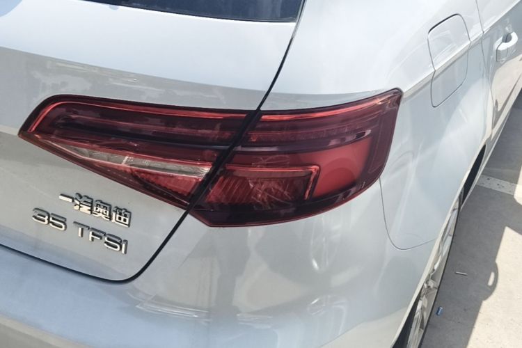 Audi A3 2018 car image #8