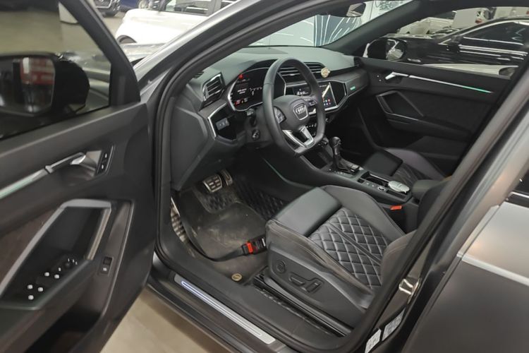 Audi Q3 2023 car image #16
