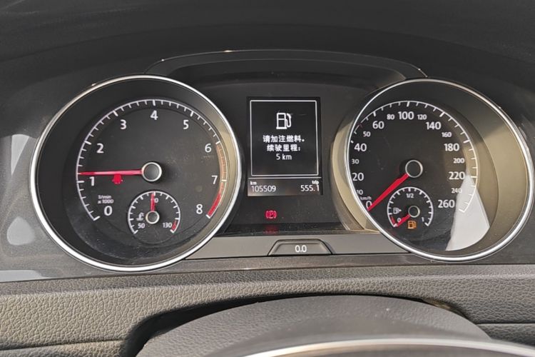 Volkswagen Golf 2018 car image #12