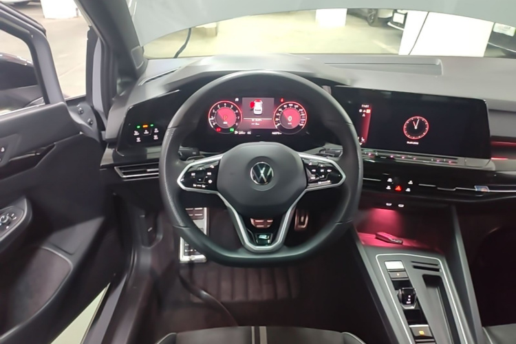 Volkswagen Golf 2024 car image #11