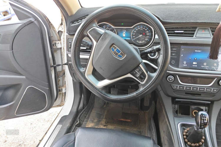 GEELY Emgrand 2017 car image #12