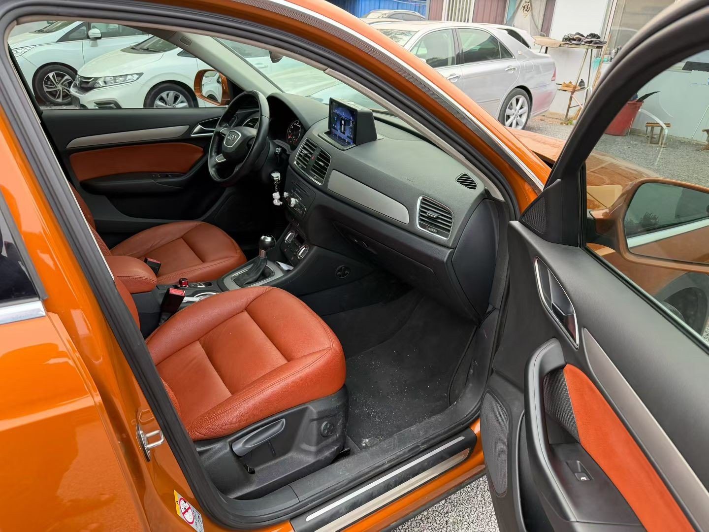 Audi Q3 2014 car image #9