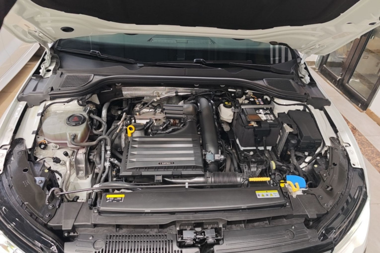 Volkswagen Golf 2022 car image #20