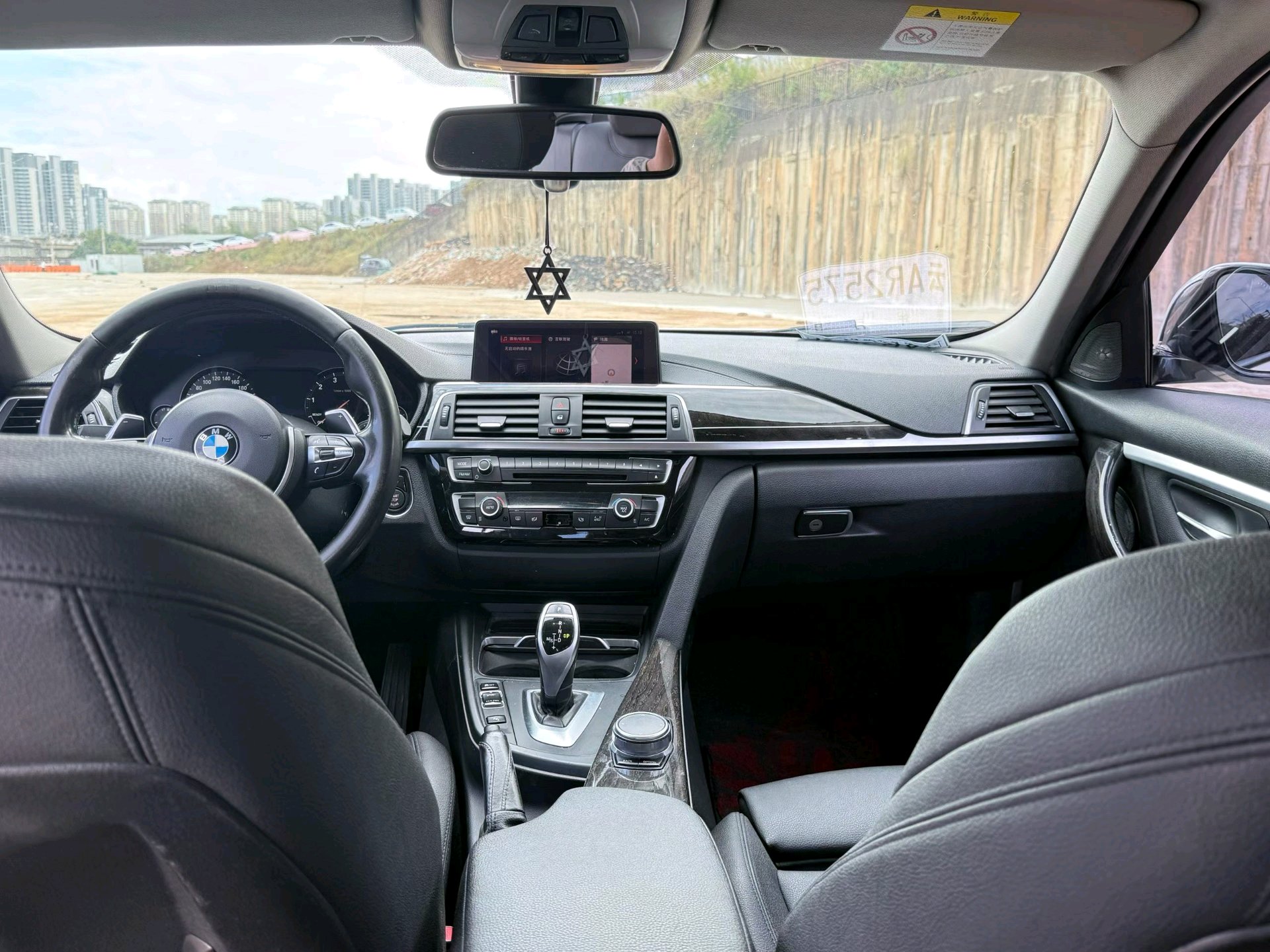 BMW 3 Series 2018 #5 BMW 3 Series 2018 car image #5