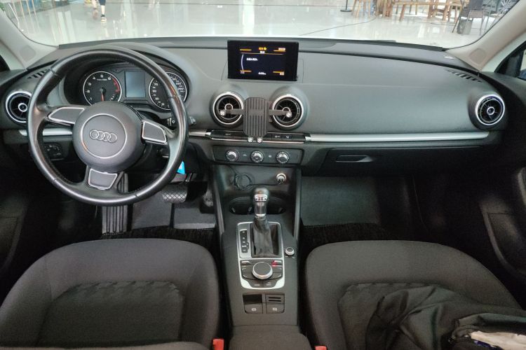 Audi A3 2017 car image #11