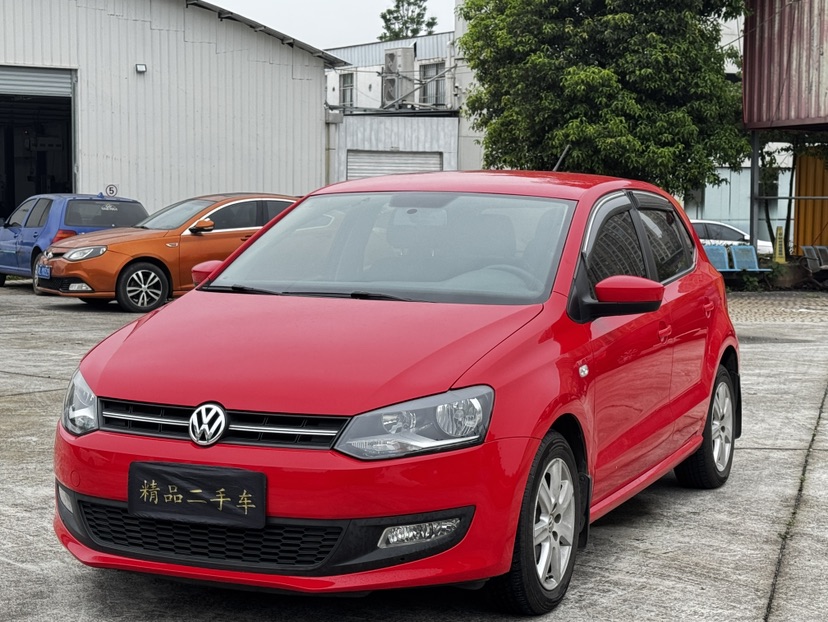 Volkswagen Polo 2013 Volkswagen Polo 2013 car image