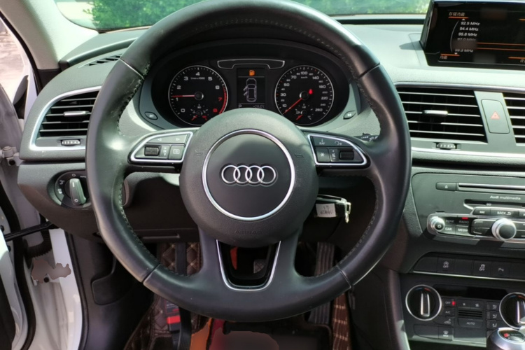 Audi Q3 2019 #11 Audi Q3 2019 car image #11