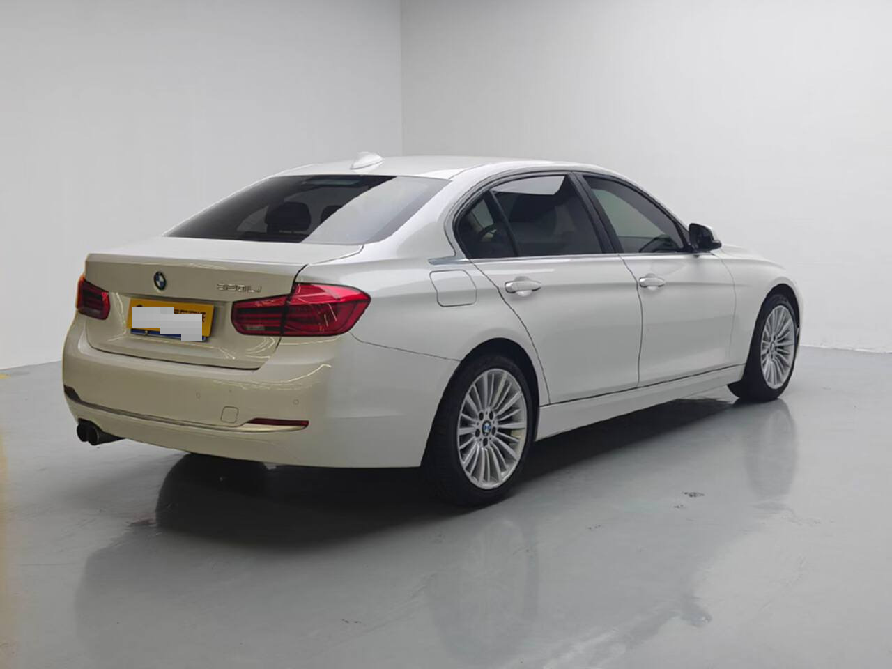 BMW 3 Series 2018 #10 BMW 3 Series 2018 car image #10