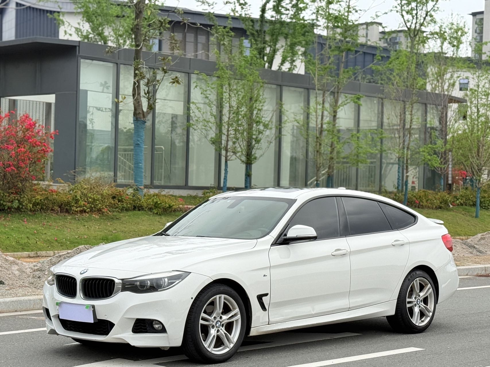 BMW 3 Series GT 2018 car image 