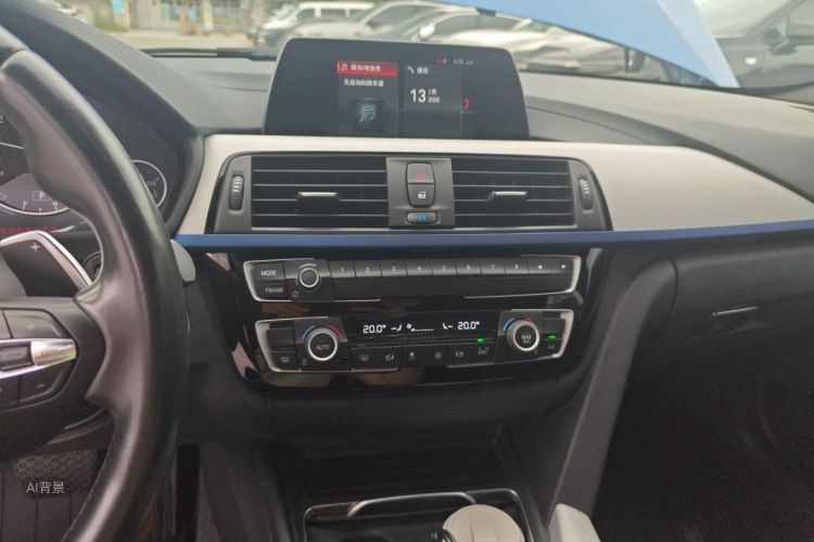 BMW 3 Series 2018 car image #15