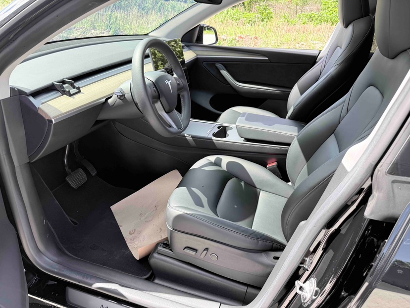 Tesla Model Y 2023 #5 Tesla Model Y 2023 car image #5