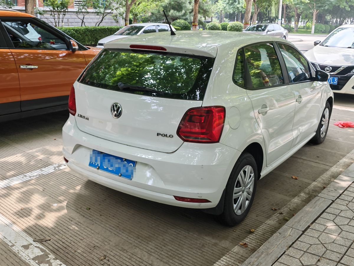 Volkswagen Polo 2016 car image #9