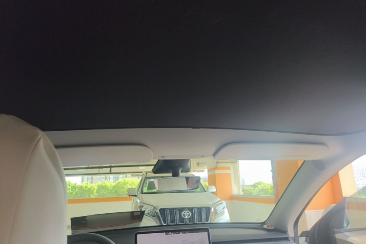 Tesla Model Y 2022 car image #18