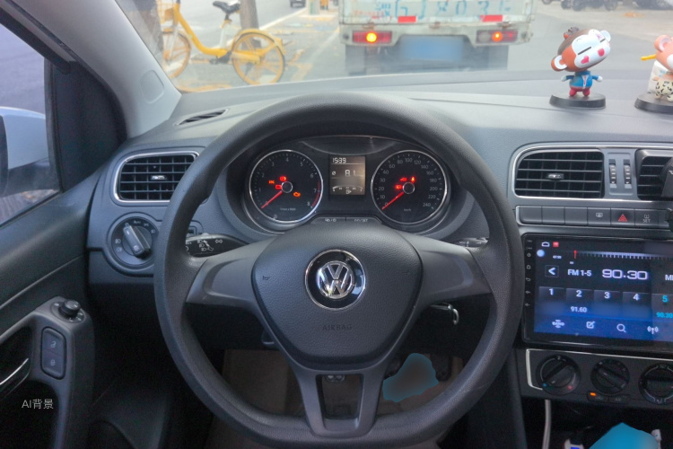 Volkswagen Polo 2015 изображение автомобиля #12