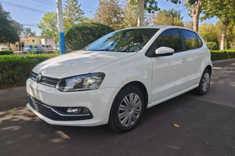 Volkswagen Polo 2016 car image #2