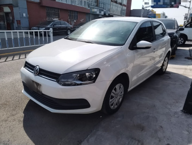 Volkswagen Polo 2015 car image 