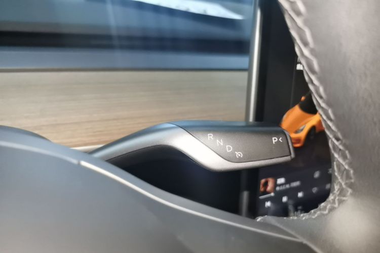 Tesla Model 3 2023 car image #18
