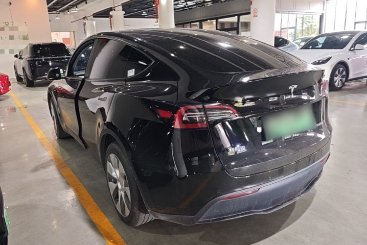 Tesla Model Y 2022 #5 Tesla Model Y 2022 car image #5