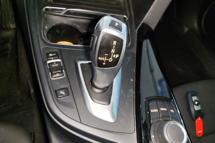 BMW 3 Series 2017 #14 BMW 3 Series 2017 car image #14