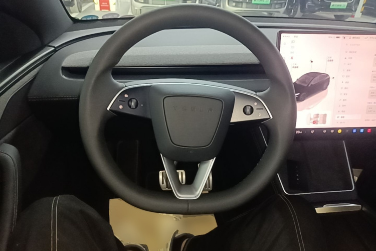Tesla Model Y 2026 #11 Tesla Model Y 2026 car image #11