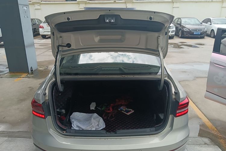 Volkswagen Lavida 2019 car image #19